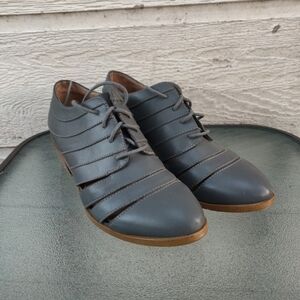 Splendid shoes women'sFine leather upper, Size 6M